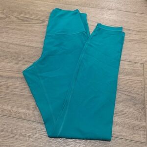 Kelly Green Buttery Soft 7/8 Leggings - Size Small